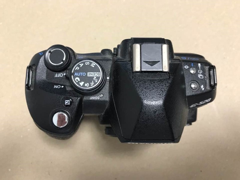 オリンパス　E330 電源スイッチやや難あり オリンパス E330 電源スイッチやや難あり